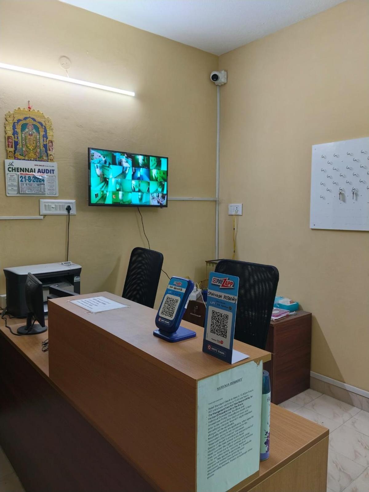 Srinivasa Serviced Apartment Keelkattalai Chennai Eksteriør bilde