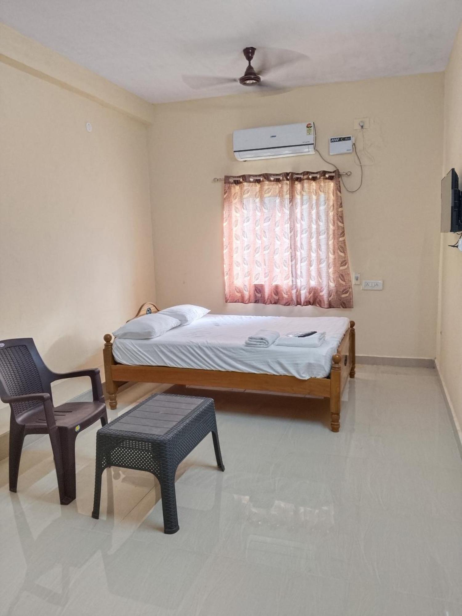 Srinivasa Serviced Apartment Keelkattalai Chennai Rom bilde