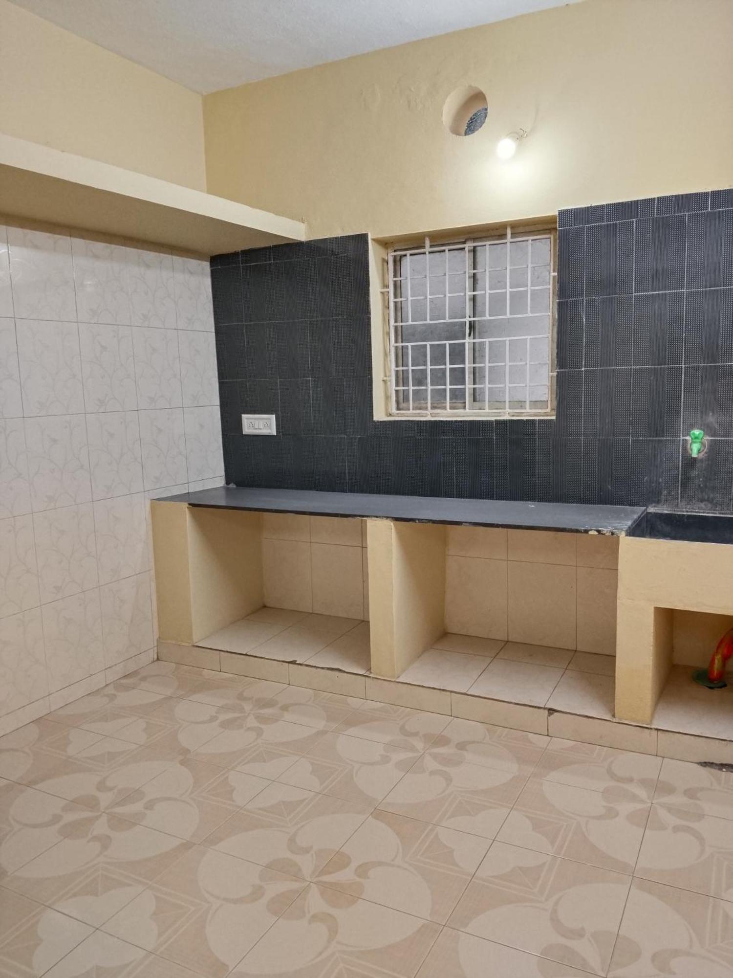Srinivasa Serviced Apartment Keelkattalai Chennai Eksteriør bilde