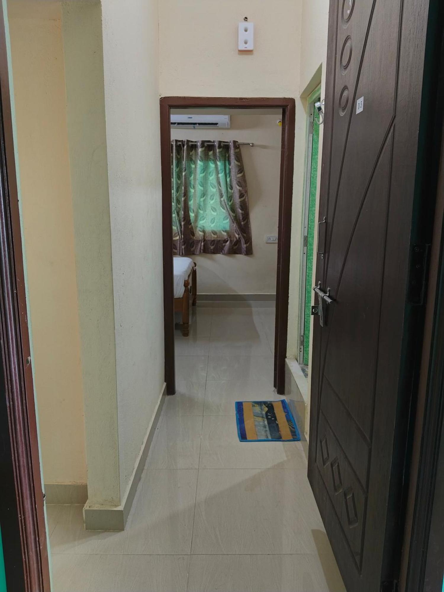 Srinivasa Serviced Apartment Keelkattalai Chennai Eksteriør bilde