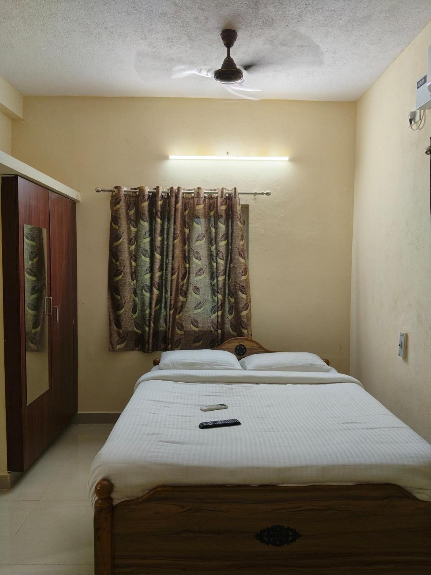 Srinivasa Serviced Apartment Keelkattalai Chennai Eksteriør bilde